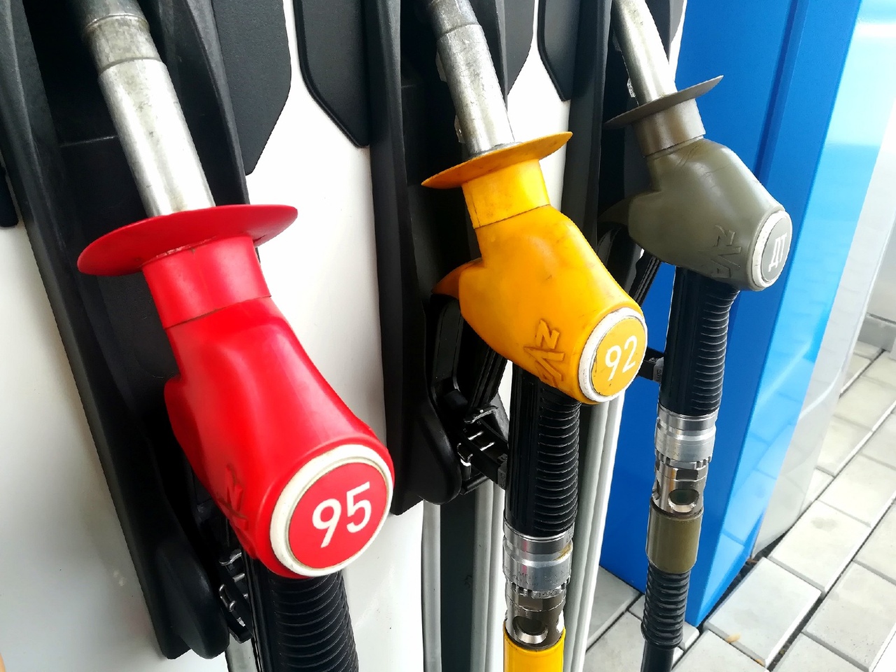 цена бензин литр 95