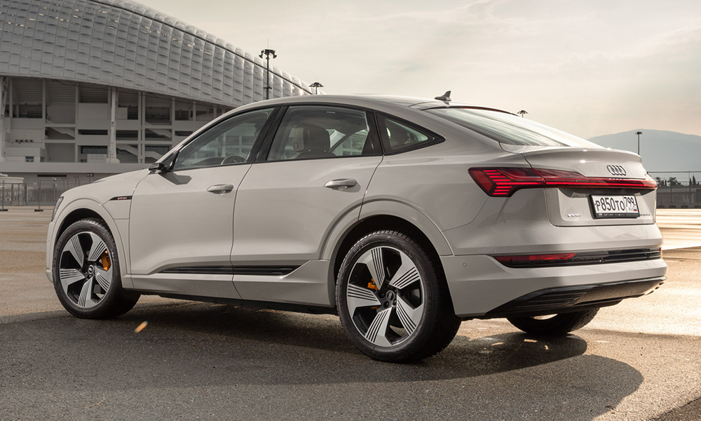 Авто по подписке: Hyundai активировала новую Creta, Audi — электрический e-tron Sportback